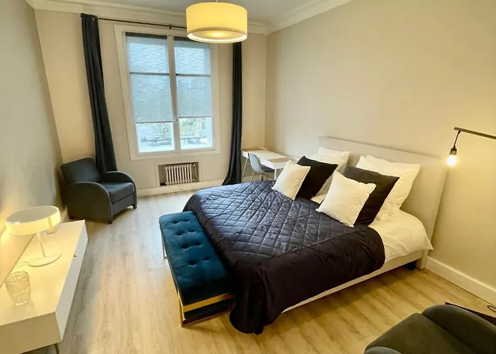 Luxury Times Square District *